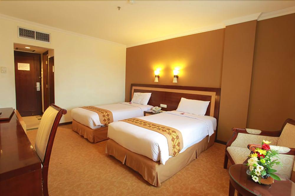 Semesta Heritage Hotel & Convention Semarang Esterno foto