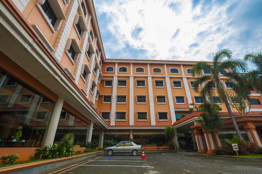 Semesta Heritage Hotel & Convention Semarang Esterno foto