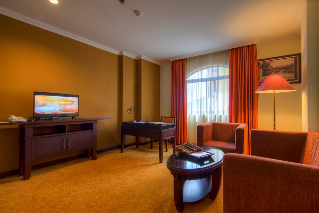 Semesta Heritage Hotel & Convention Semarang Esterno foto